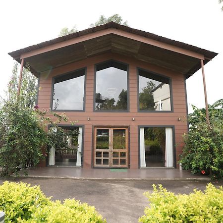 Lotus Farms Resort, Mahableshwar มหาบาเลชวาร์ ภายนอก รูปภาพ