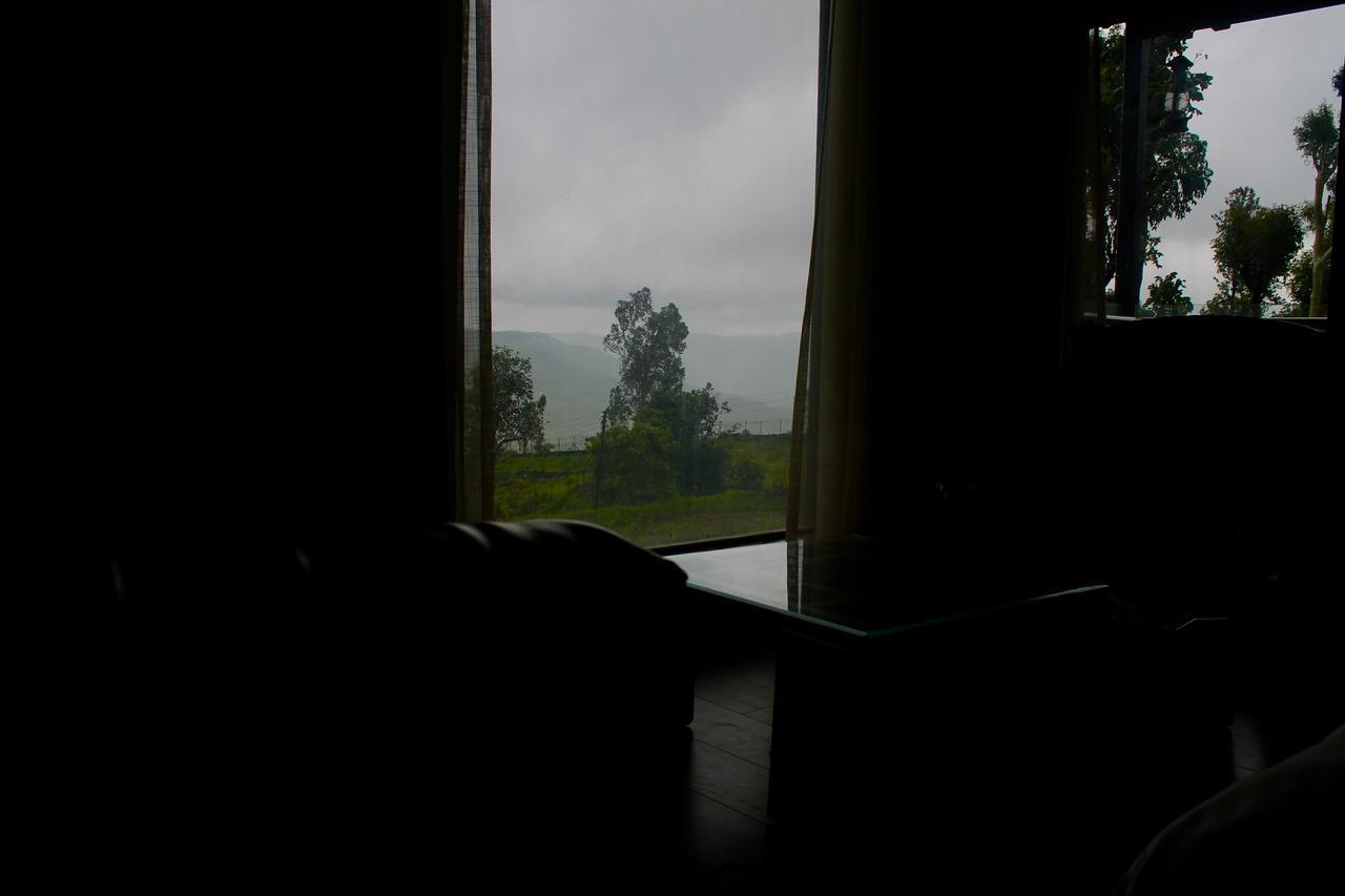 Lotus Farms Resort, Mahableshwar มหาบาเลชวาร์ ภายนอก รูปภาพ
